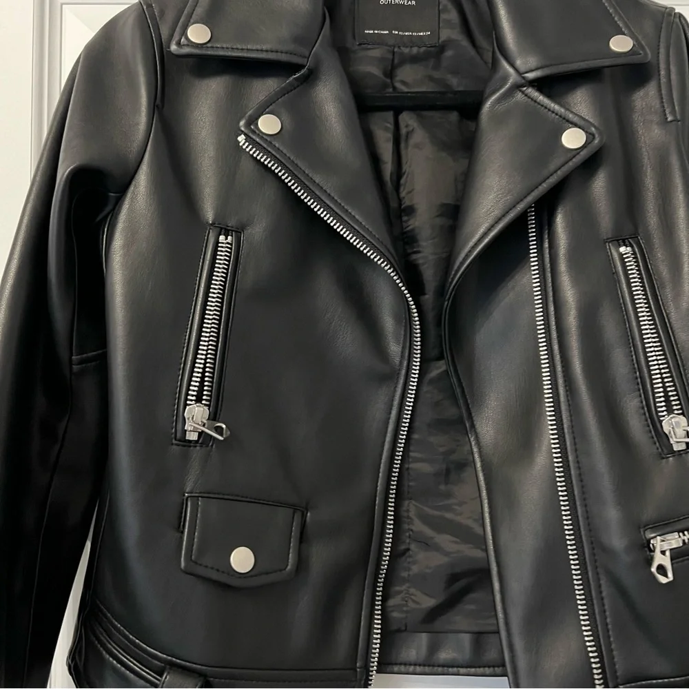 Zara black leather jacket - Picture 3 of 4